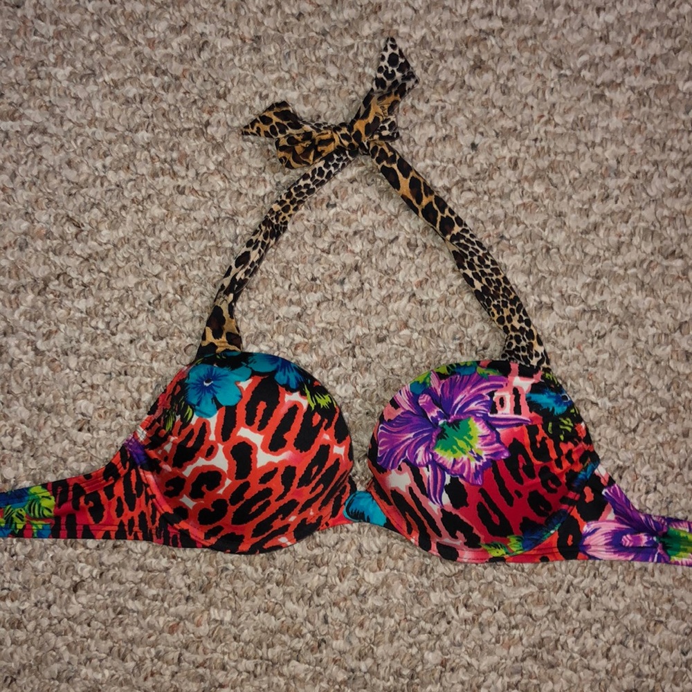 Victoria’s secret bombshell bikini top